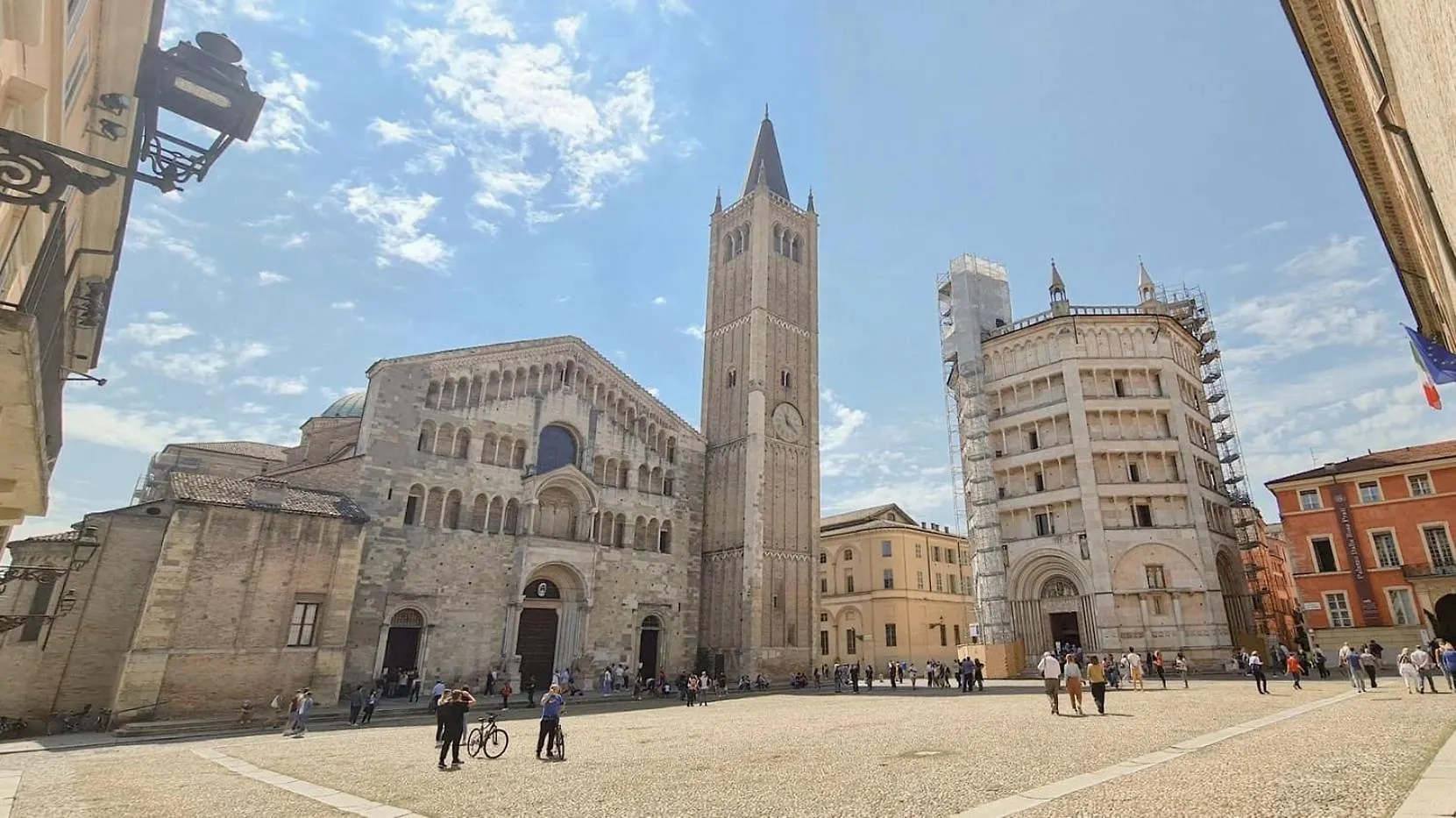 Luxury 5 Al Duomo Di Parma Apartment Italy
