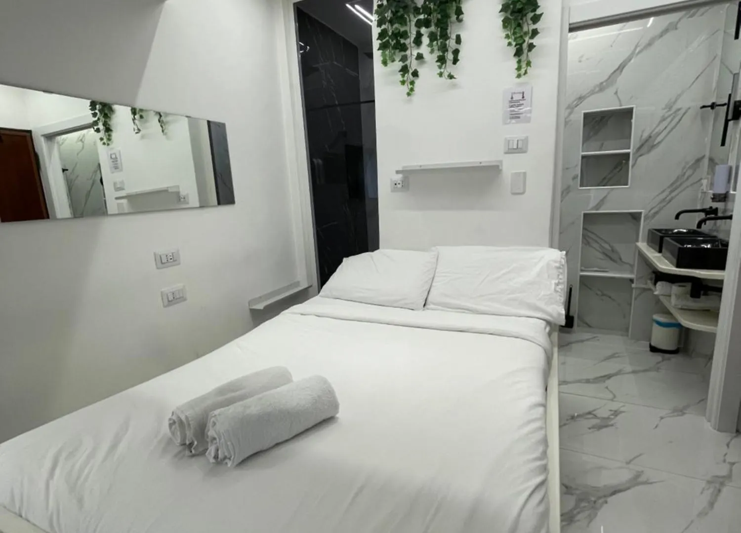 Luxury 5 Al Duomo Di Parma Apartment